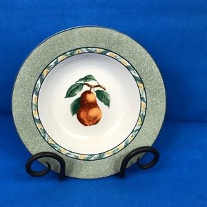 VICTORIA Beale L'AMOUR Rim Soup Bowl #9040